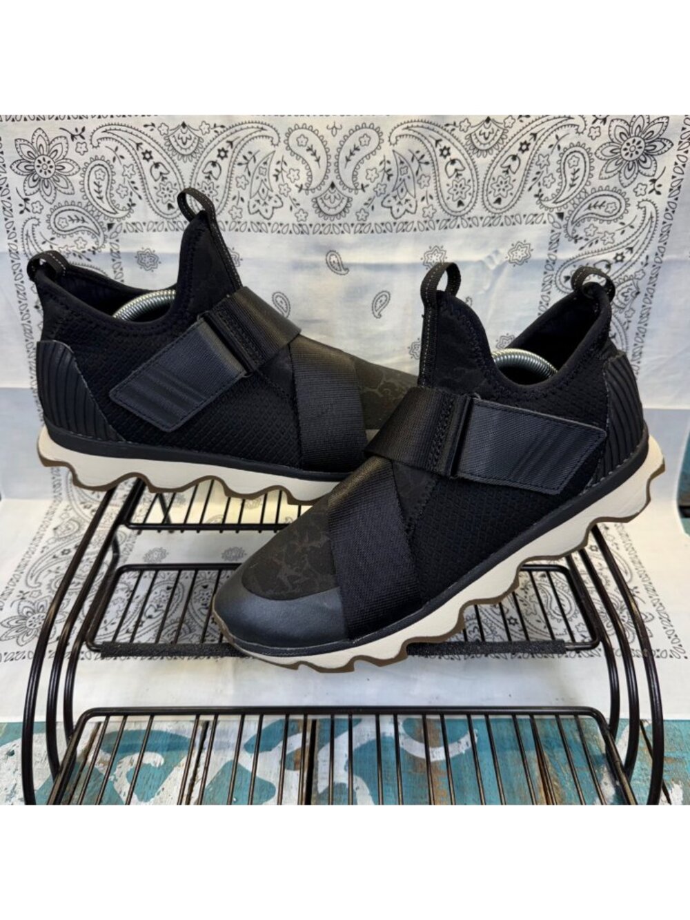 Sorel Kinetic Sneak Sneaker Women's 8.5 Black/White High Top Slip On NL3374-010